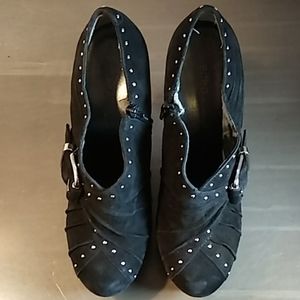 BCBG Black Suede Platform Pump Heels Size 6.5M